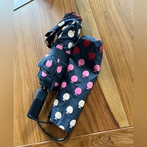 Kate Spade ♠️ - Apple umbrella EUC Like New!